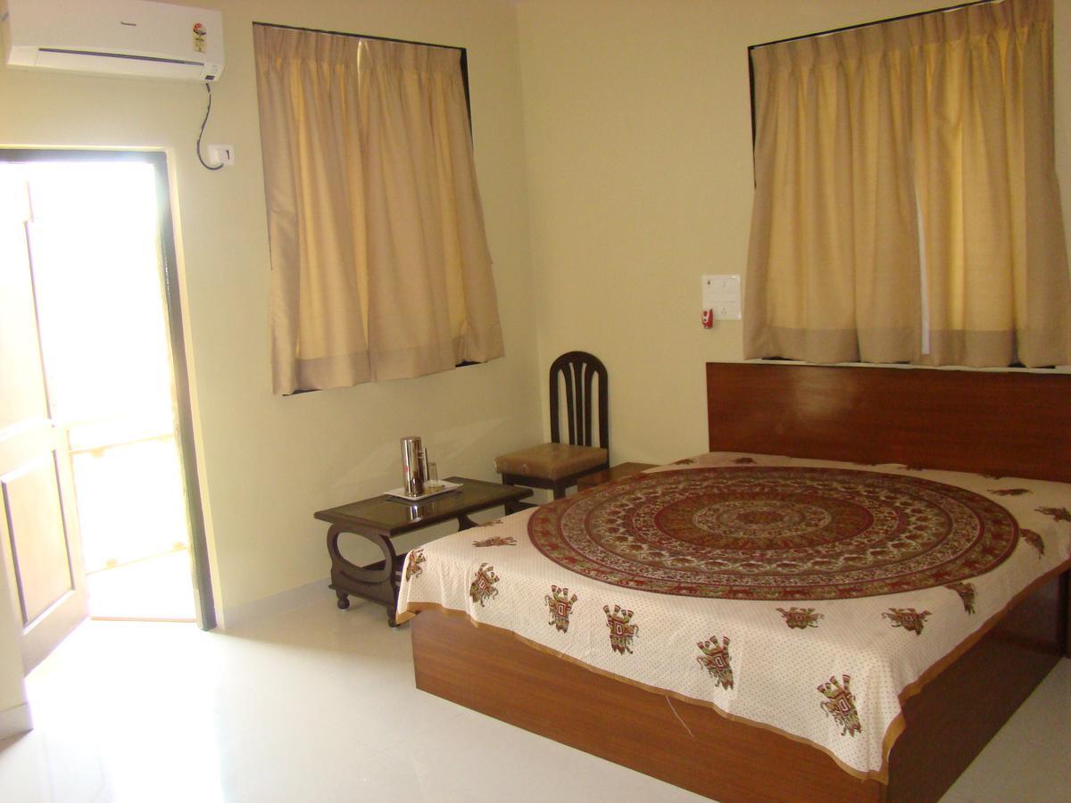 Hira Laxmi Residency Hotel Alībāg Exterior foto