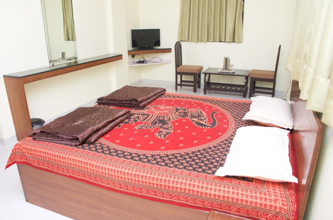 Hira Laxmi Residency Hotel Alībāg Exterior foto